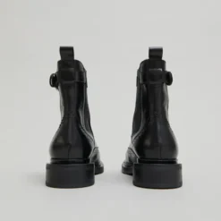 Boots à boucles