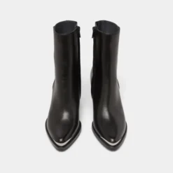 Boots à bouts argentés