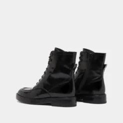 Boots à lacets