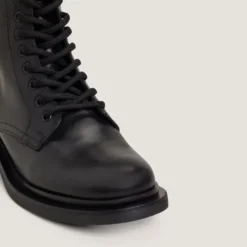 Boots à lacets