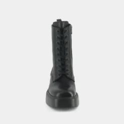 Boots à lacets, plateformes et bouts carrés