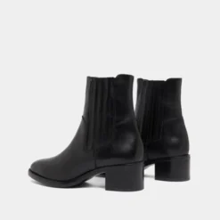 Boots à élastiques et talons carrés