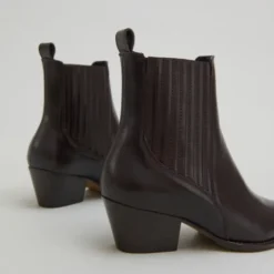 Boots à petits talons biseautés et élastiques