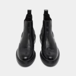 Boots à semelles crantées