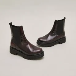 Boots à semelles crantées et élastiques