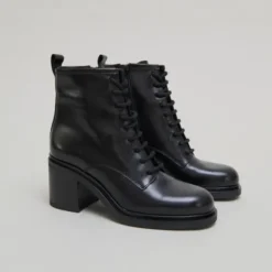 Boots à talons et à lacets