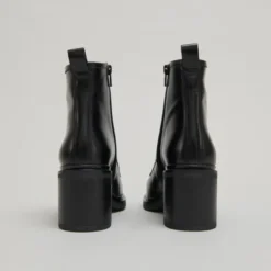 Boots à talons et à lacets