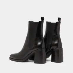 Boots à talons hauts et élastiques
