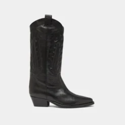 Bottes à bouts pointus et surpiqures apparentes