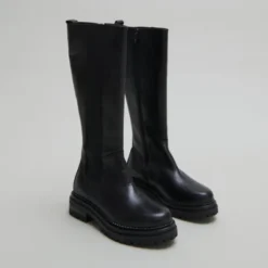 Bottes à bouts ronds et semelles crantée...