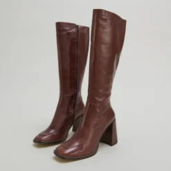 Bottes hautes à bouts carrés