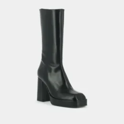 Bottes à plateformes et bouts carrés