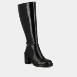 Bottes à talons débordants