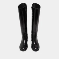 Bottes à talons et bouts arrondis