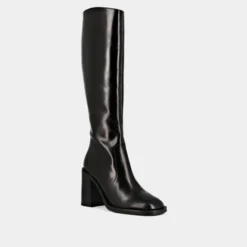 Bottes à talons et bouts carrés