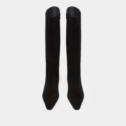 Bottes à talons et bouts pointus