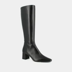 Bottes à talons et bouts pointus