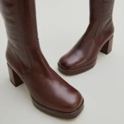 Bottes à talons et plateformes