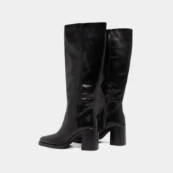 Bottes à talons lamellés