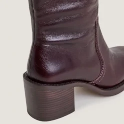Bottes à talons lamellés