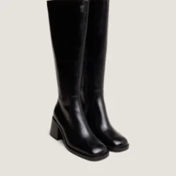 Bottes à talons épais et bouts carrés