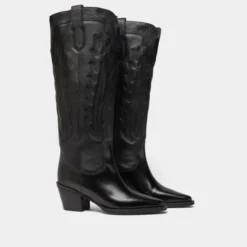Bottes à talons épais et surpiqures apparentes