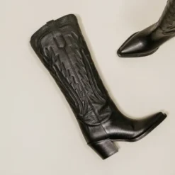 Bottes à talons épais et surpiqures apparentes