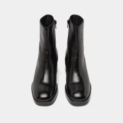 Bottines à bouts carrés