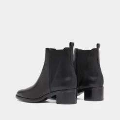 Bottines à élastiques triangulaires