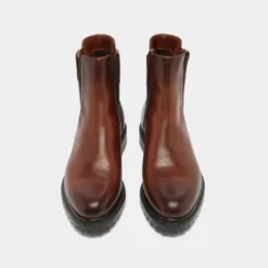Bottines à semelles crantées et élastiques