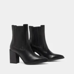 Bottines à talons et bouts pointus