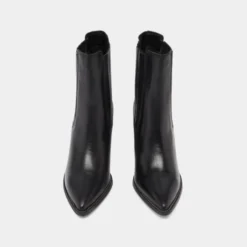 Bottines à talons et bouts pointus