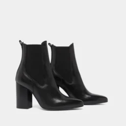Bottines à talons et bouts pointus