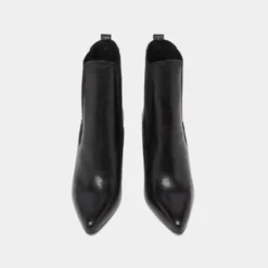 Bottines à talons et bouts pointus