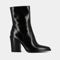 Bottines à talons et bouts pointus