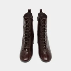 Bottines à talons et à lacets