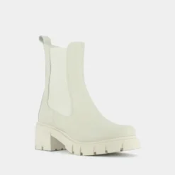 Bottines à talons et semelles crantées