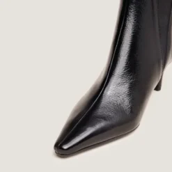 Bottines à talons fins et bouts pointus