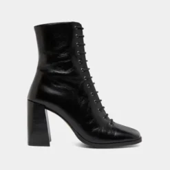 Bottines à talons lacées