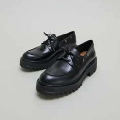 Derbies à lacets