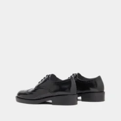 Derbies à lacets
