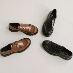 Derbies à lacets et semelles crantées