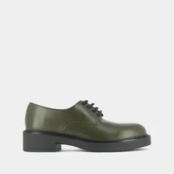 Derbies à lacets et semelles épaisses