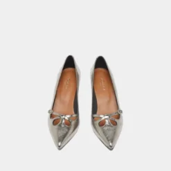 Escarpins à brides croisées