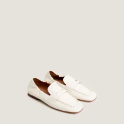 Mocassins à bouts carrés