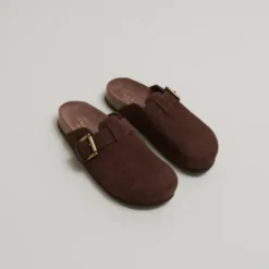Mules à boucles