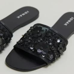 Nu-pieds à fleurs