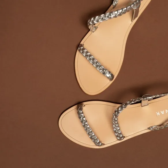 Sandales à brides tressées