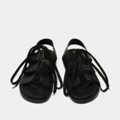 Sandales à multiples brides et lacets